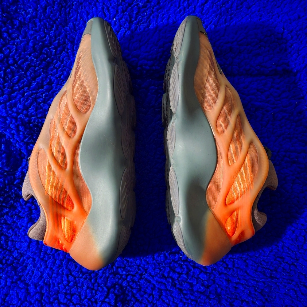 Yeezy 700 v3 copper fade